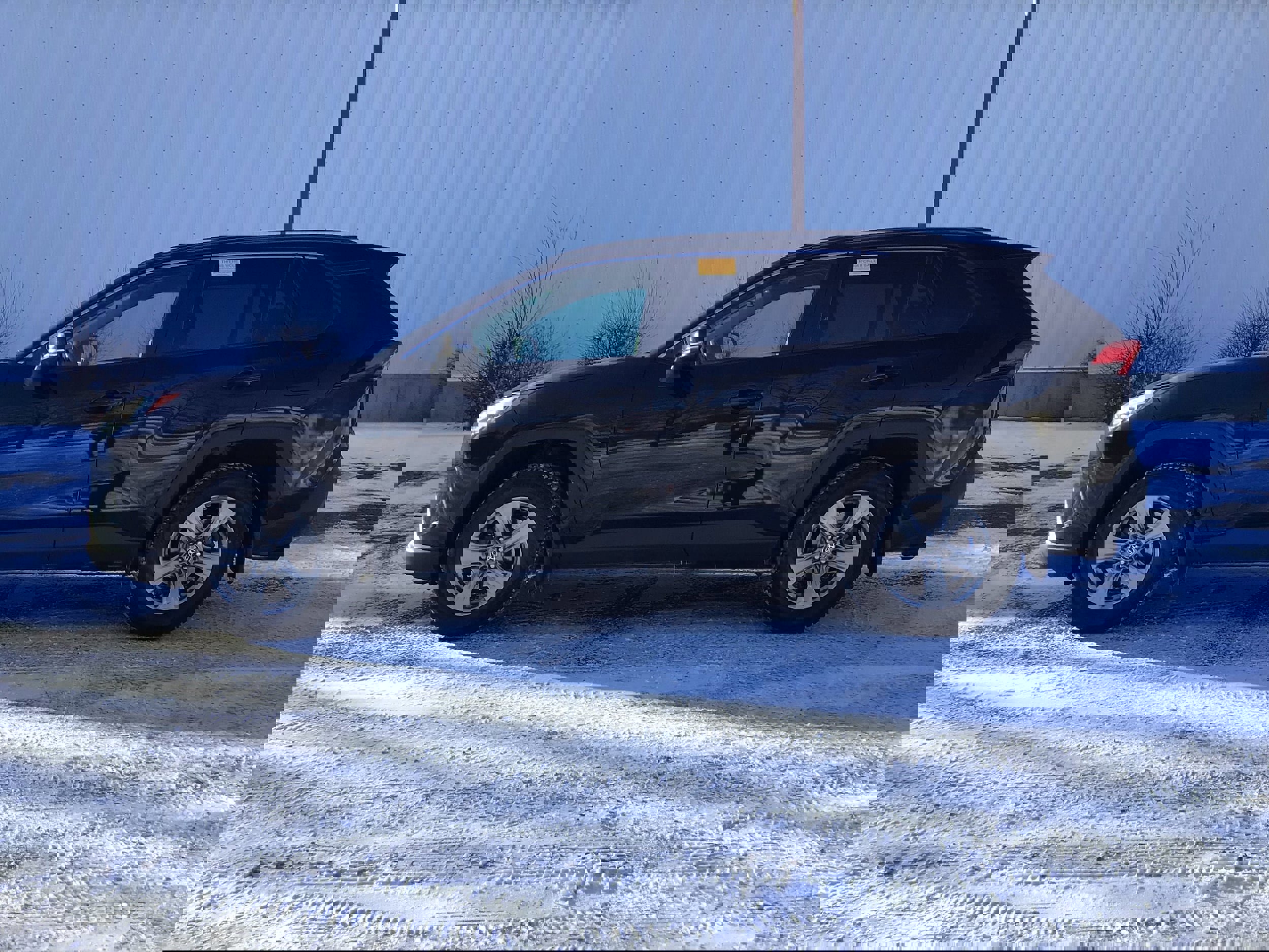 Used 2023 Toyota RAV4 XLE image 5