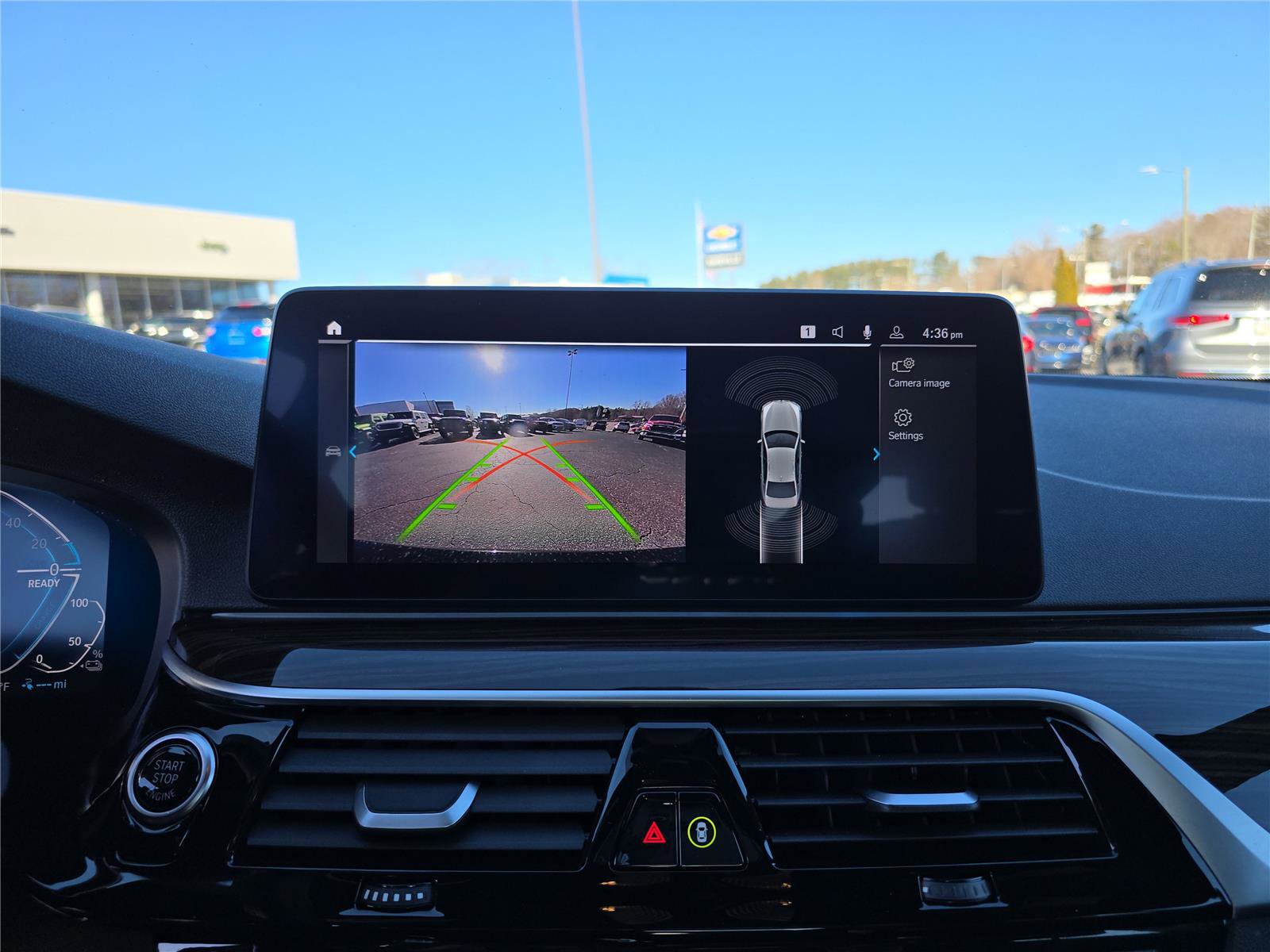 Used 2023 BMW 530e xDrive w/ Premium Package image 26