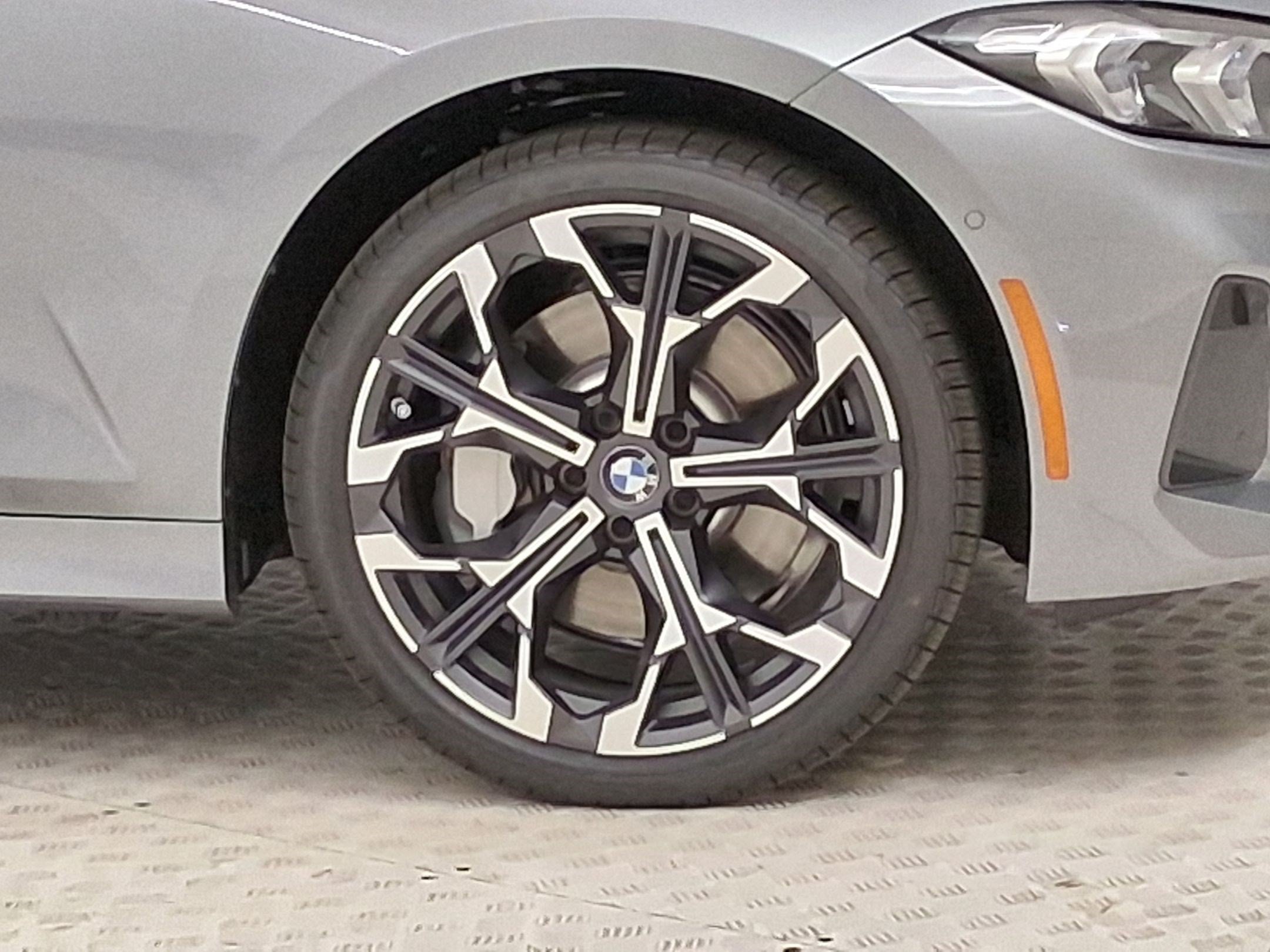 New 2026 BMW 330i Sedan w/ Convenience Package RWD image 28