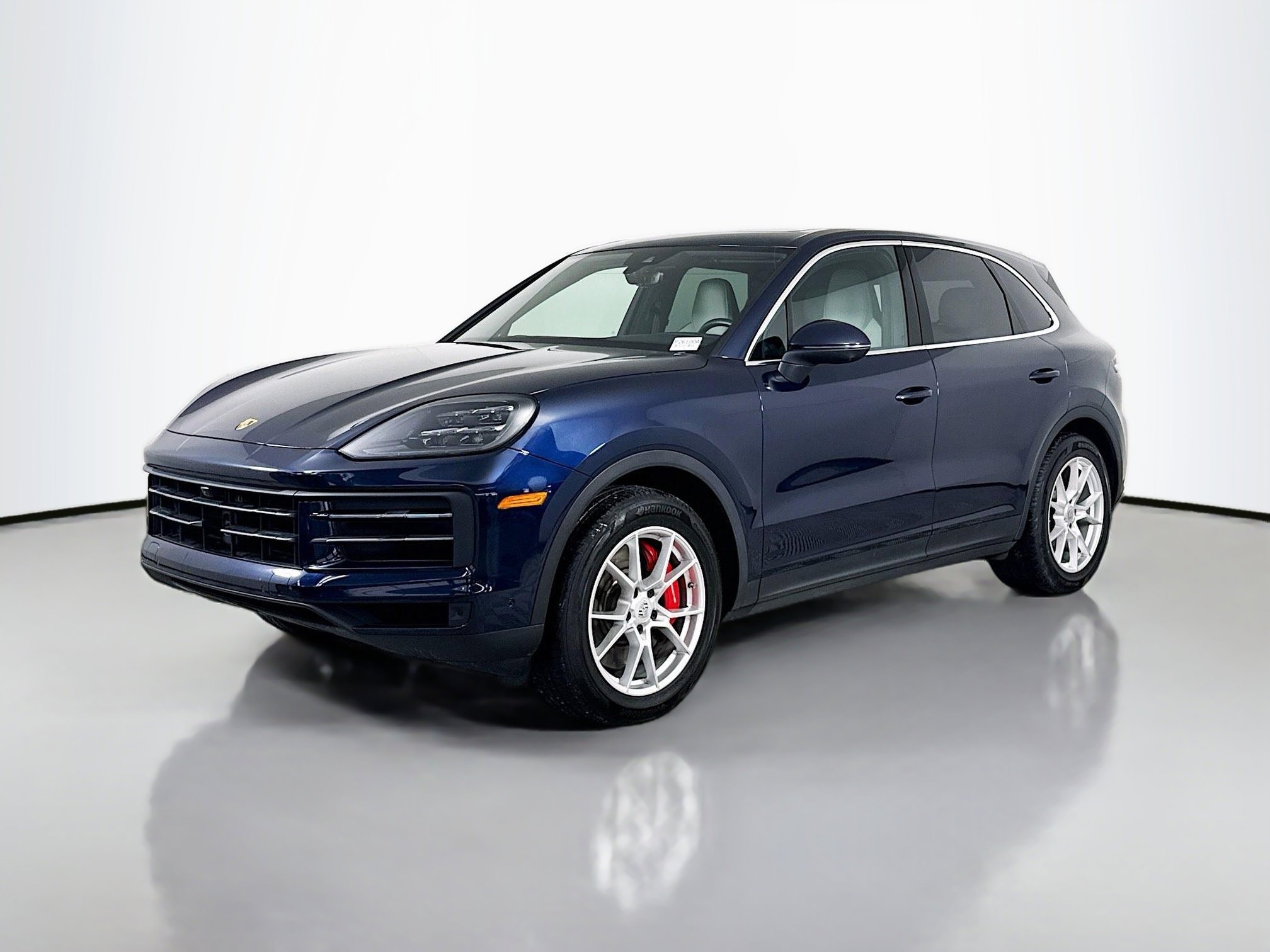 Certified 2024 Porsche Cayenne S image 1