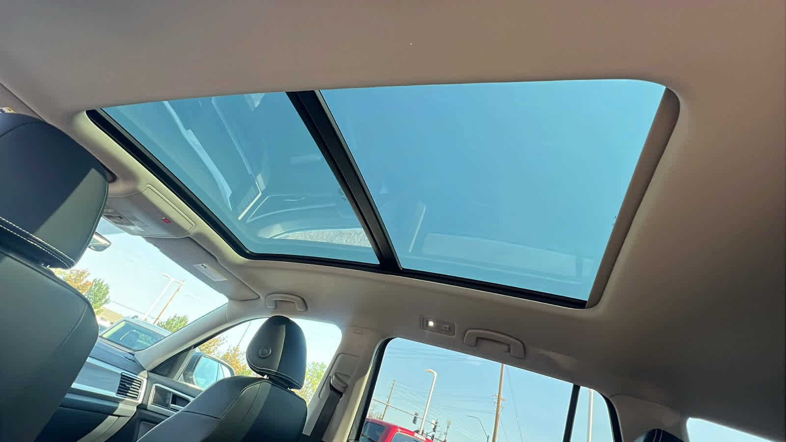 Certified 2023 Volkswagen Atlas SE image 32