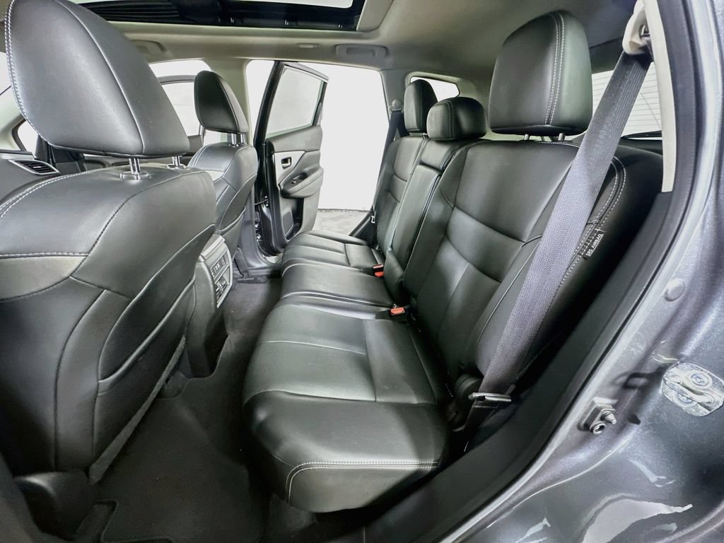Used 2020 Nissan Murano SL w/ Moonroof Package FWD image 16