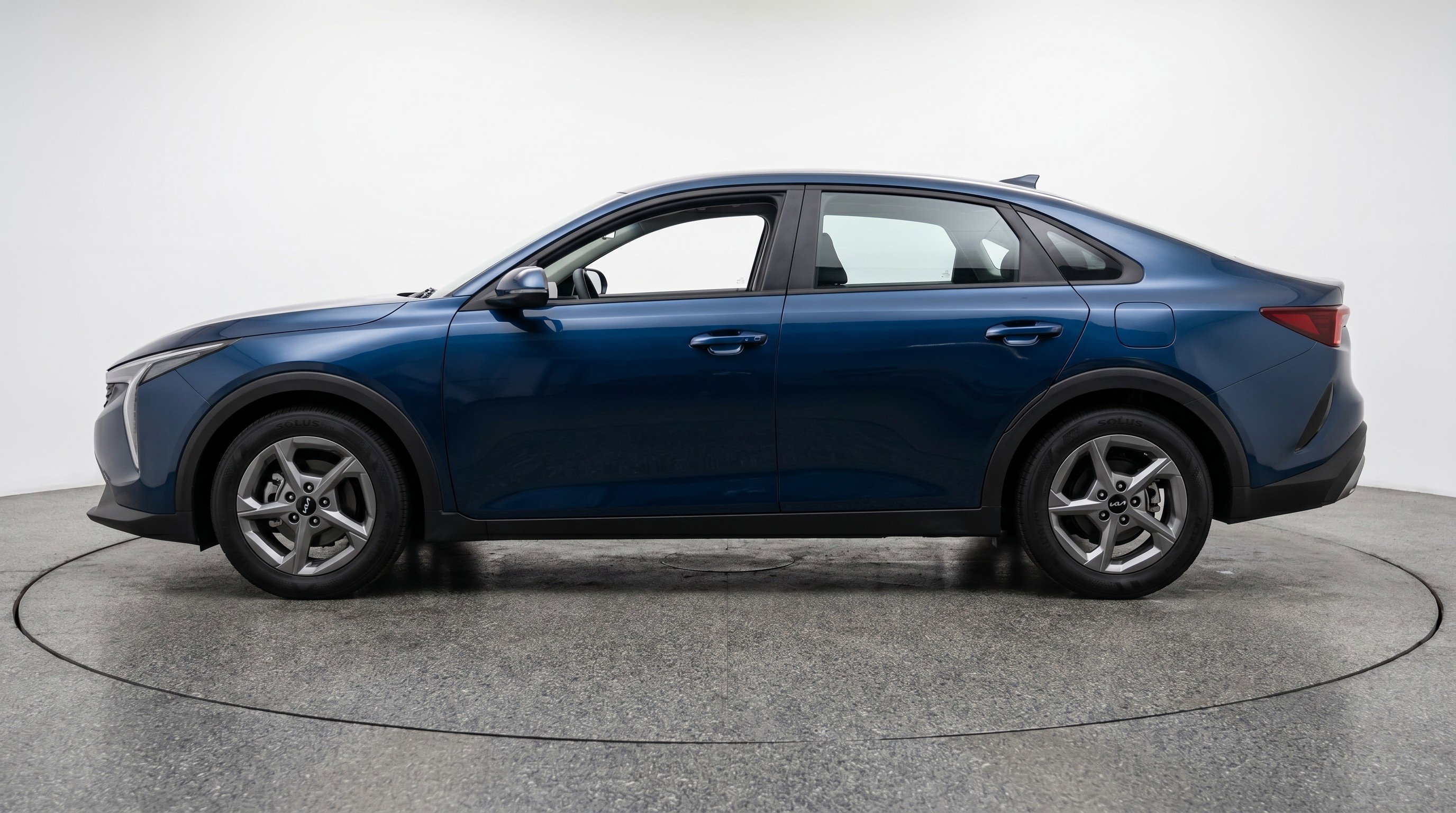 Used 2025 Kia K4 LXS image 5