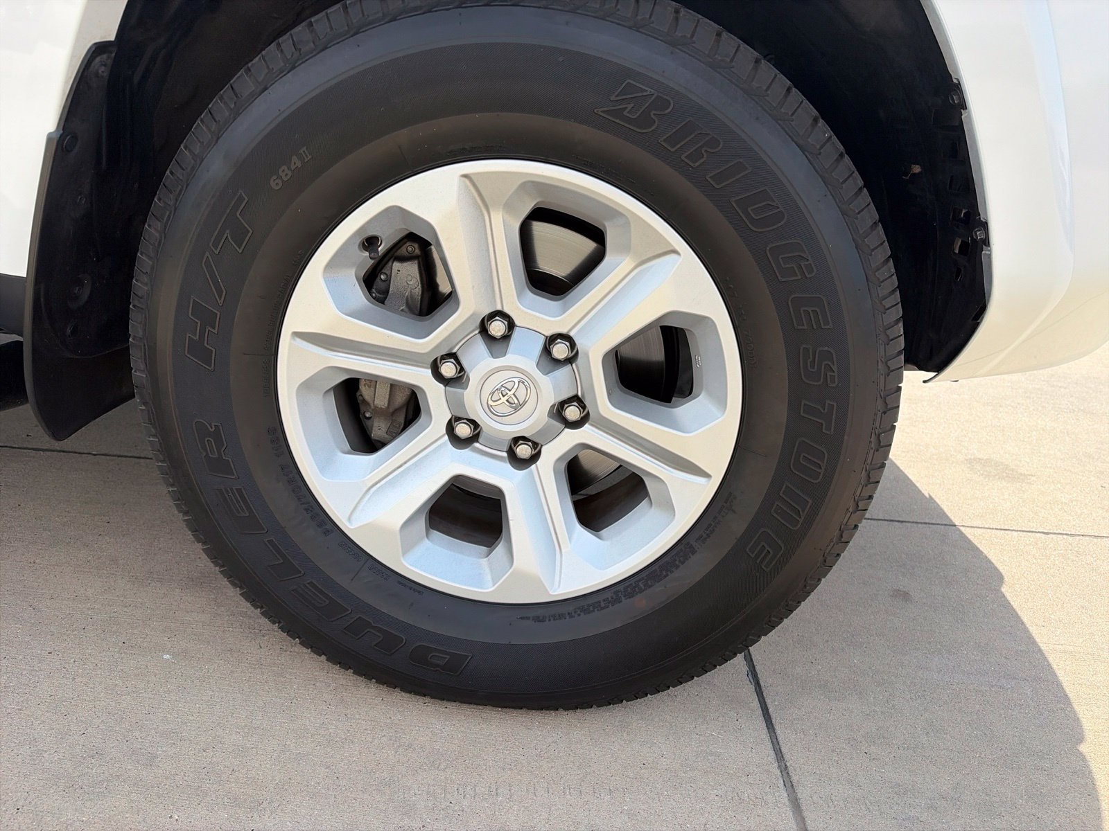 Used 2024 Toyota 4Runner SR5 RWD image 9