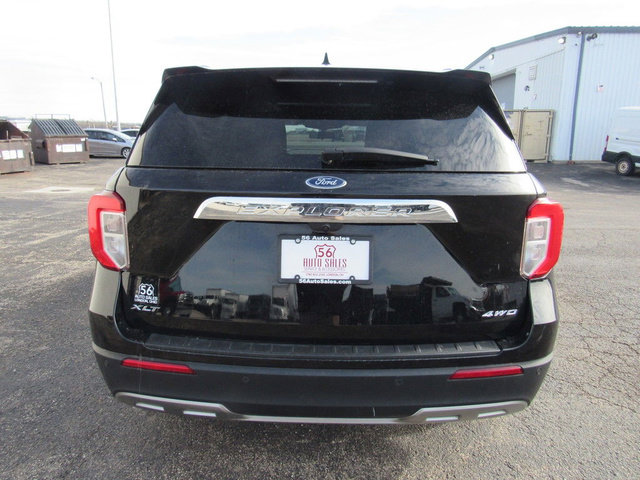 Used 2022 Ford Explorer XLT w/ Equipment Group 202A image 4