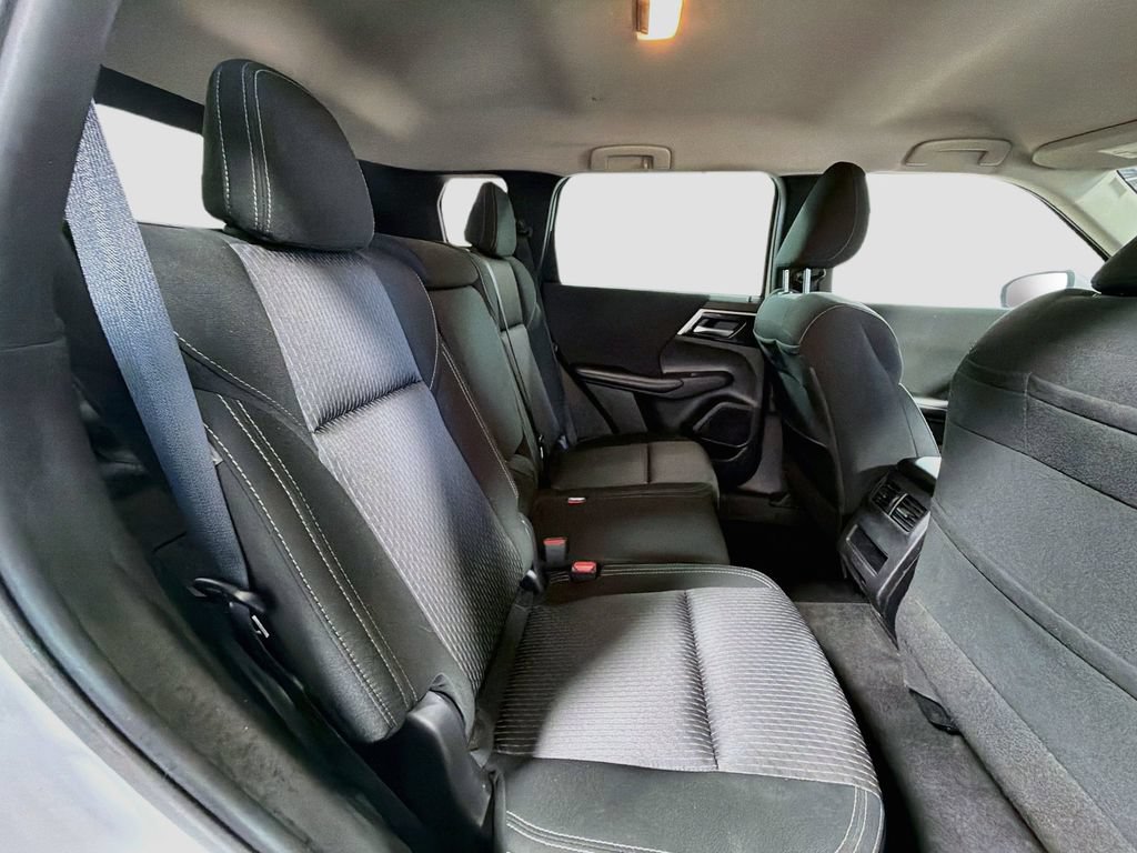 Used 2023 Mitsubishi Outlander ES AWD/4WD image 26
