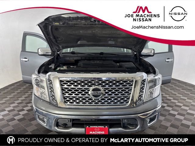 Used 2018 Nissan Titan SL image 11