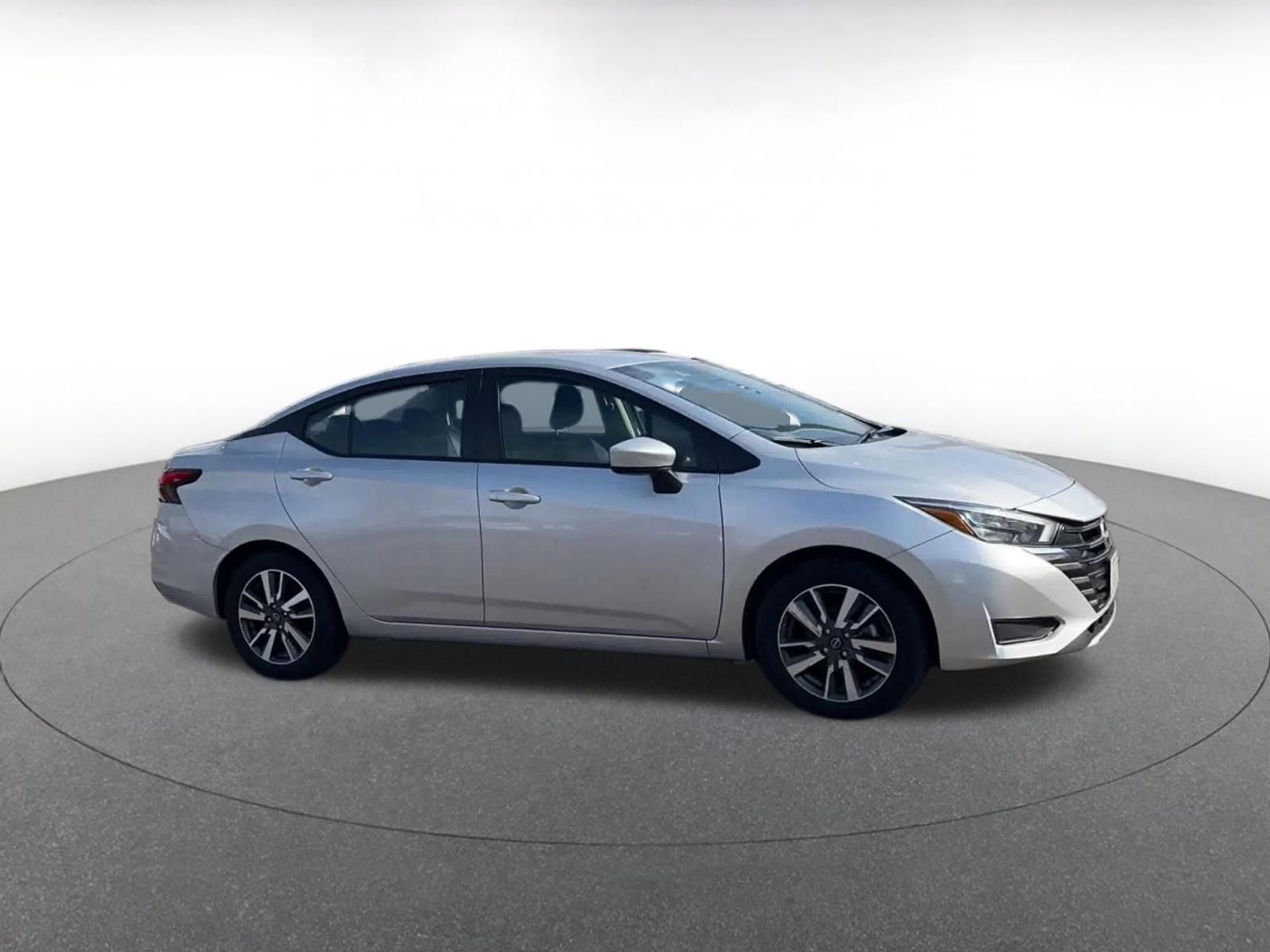 Used 2025 Nissan Versa SV video 2