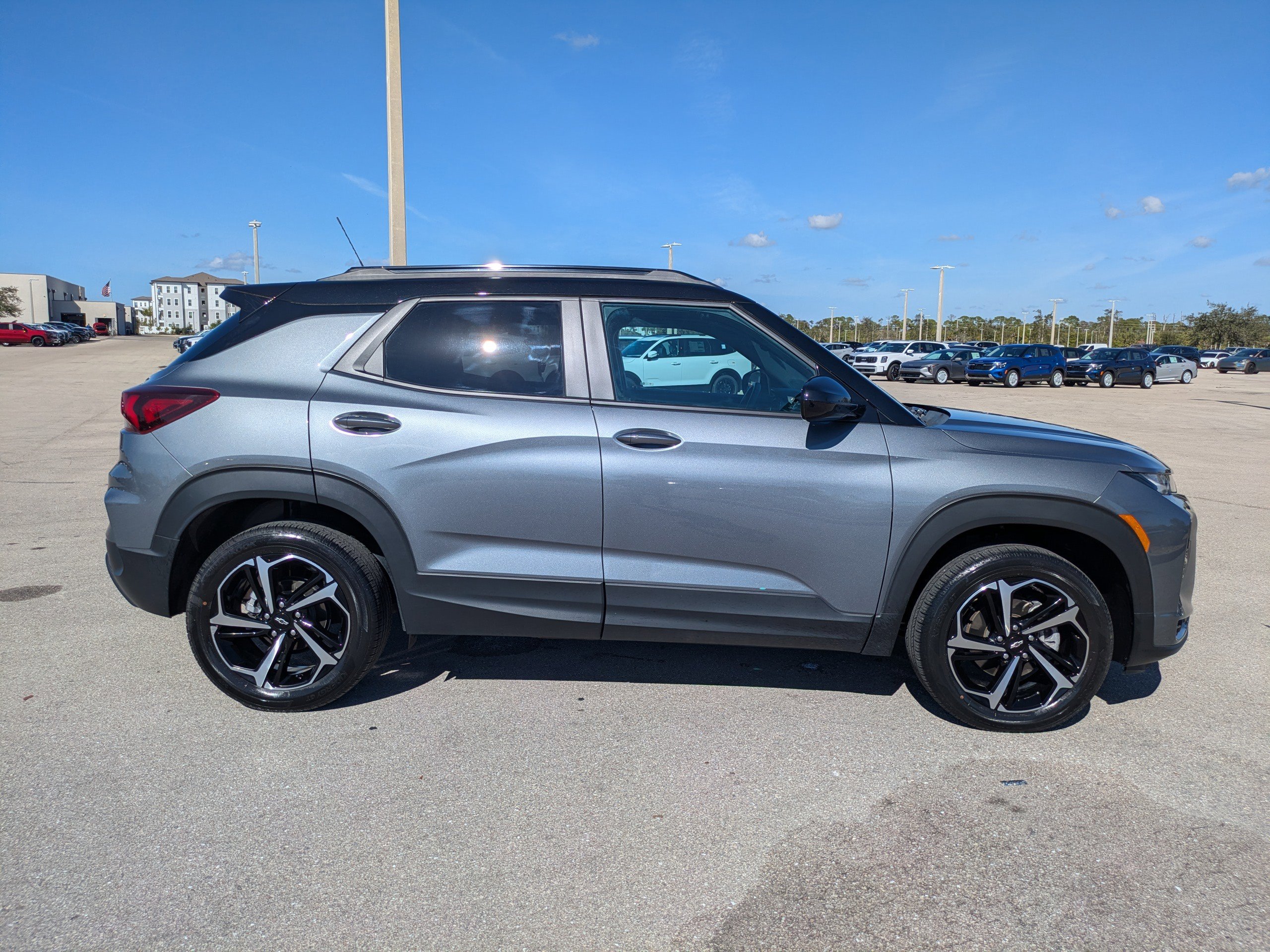 Used 2021 Chevrolet TrailBlazer RS w/ Convenience Package image 12