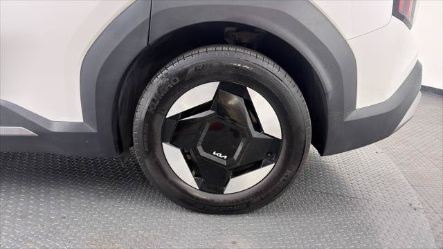 Used 2024 Kia EV9 Light Long Range RWD image 38