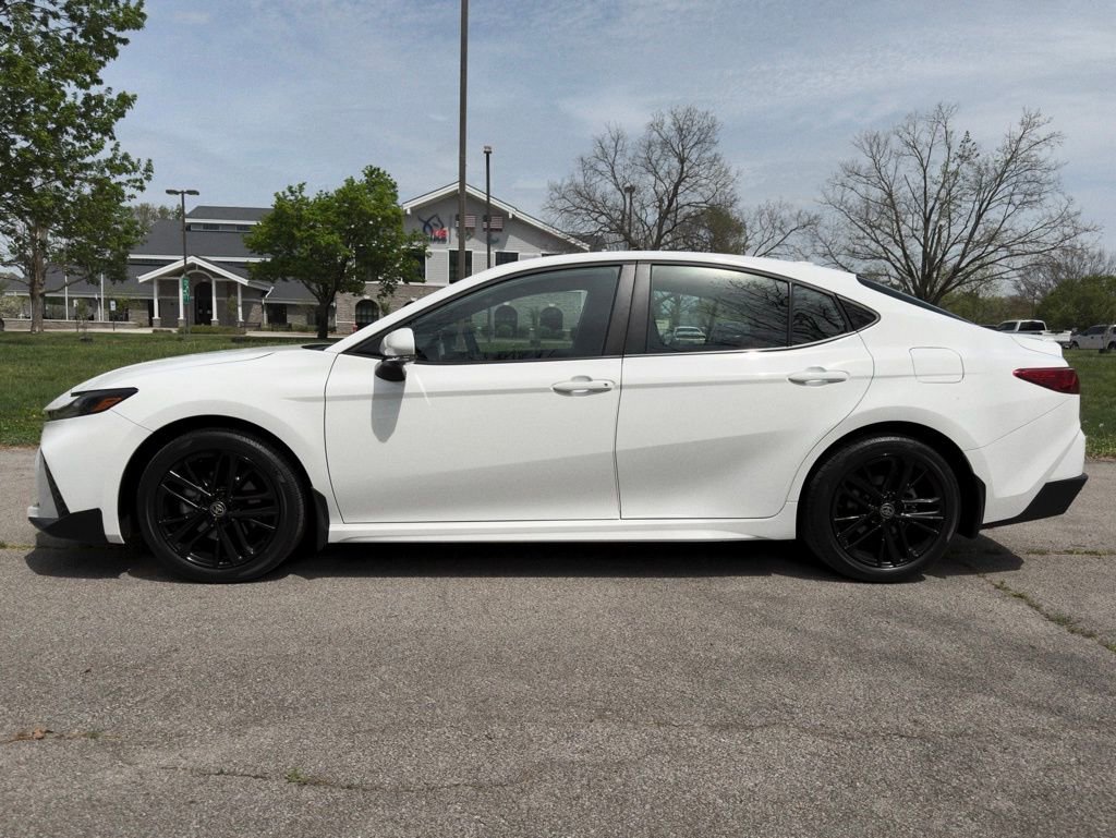 Used 2025 Toyota Camry SE w/ Convenience Package AWD/4WD image 42