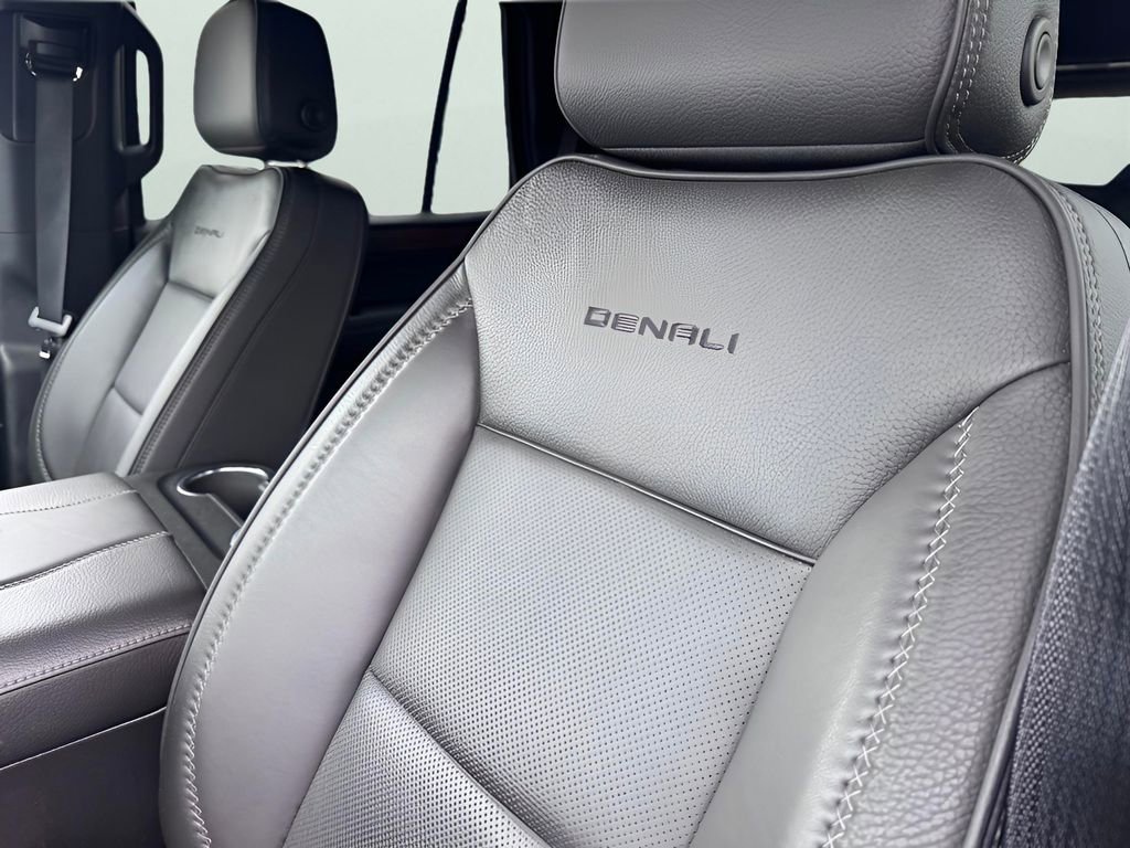 Used 2025 GMC Yukon Denali image 21