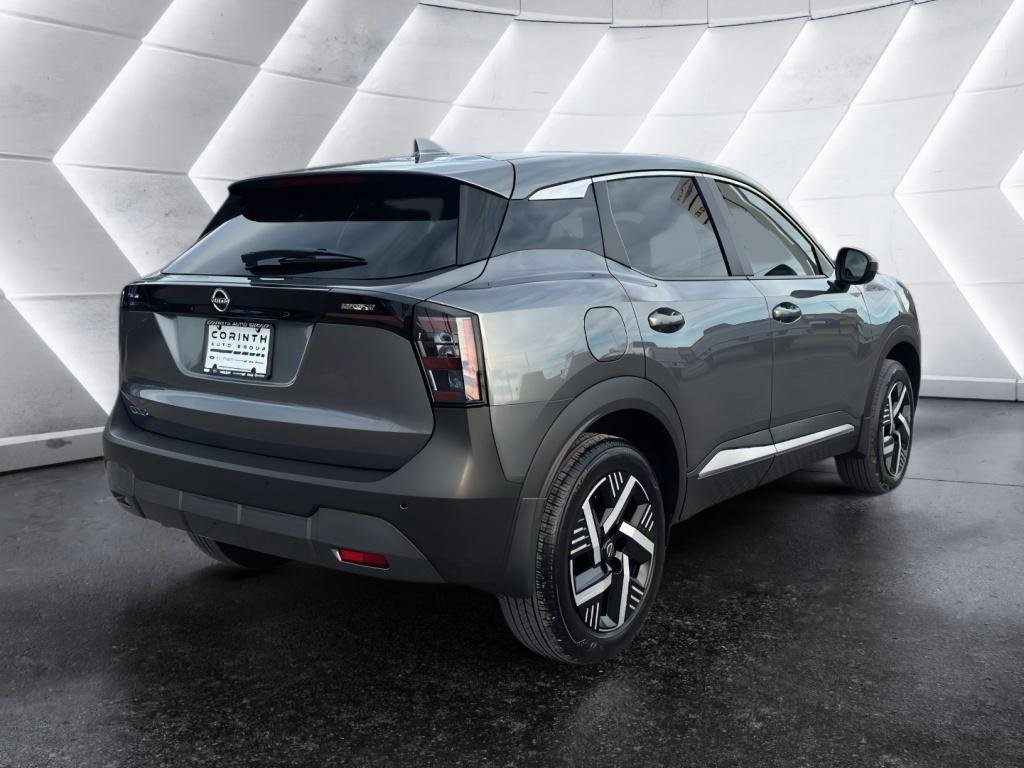 Used 2025 Nissan Kicks SV w/ Illumination Package image 7