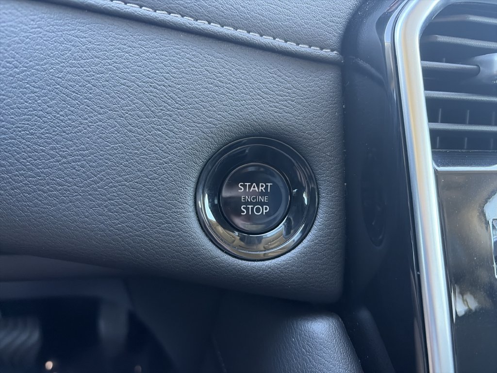 Used 2025 Nissan Armada SV RWD image 25