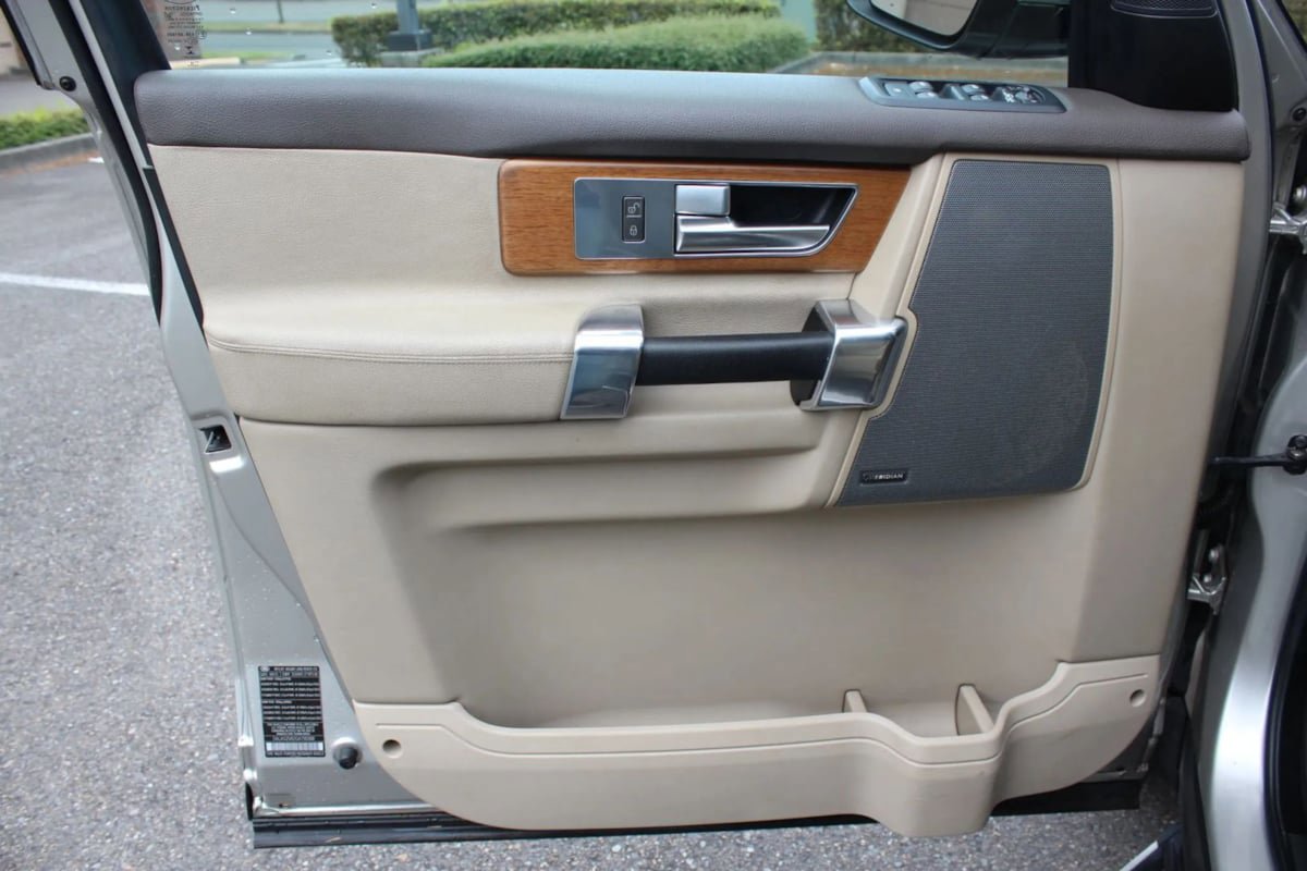 Used 2016 Land Rover LR4 HSE AWD/4WD image 12