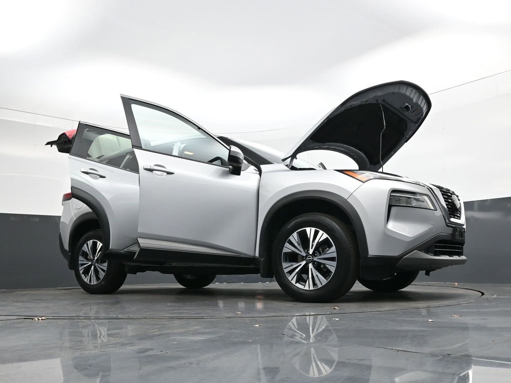 Used 2023 Nissan Rogue SV image 46