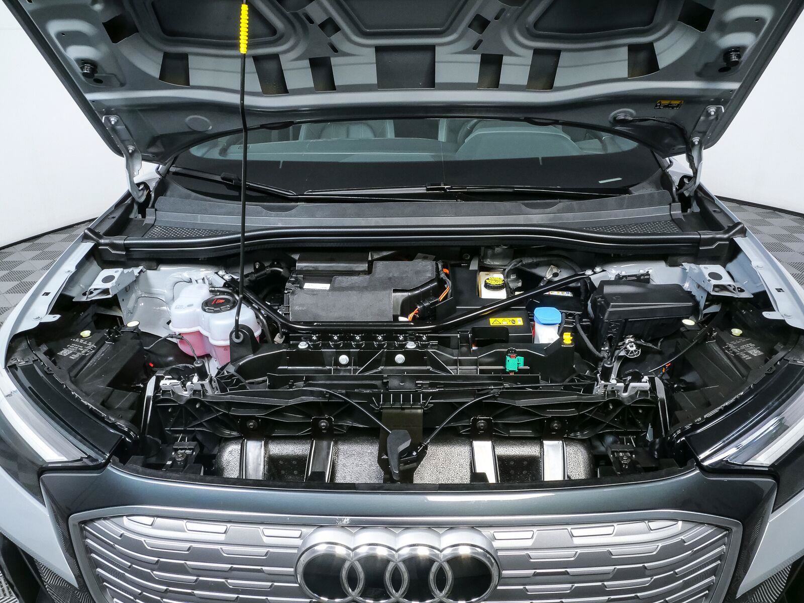 Used 2024 Audi Q4 e-tron Premium w/ Convenience Package RWD image 33