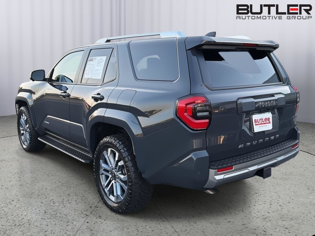 Used 2025 Toyota 4Runner Limited AWD/4WD image 4