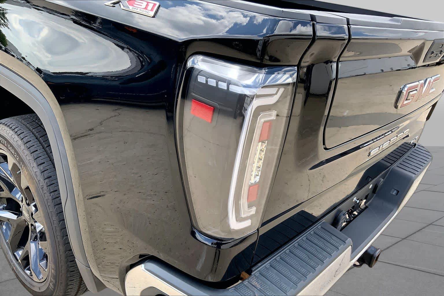 Used 2019 GMC Sierra 1500 SLT AWD/4WD image 28