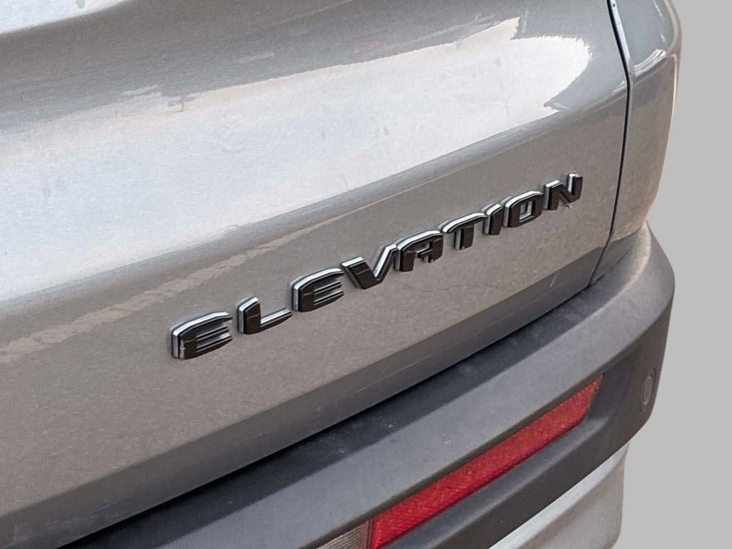 Used 2025 GMC Acadia Elevation image 11