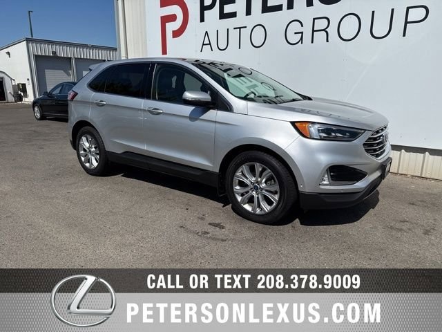 Used 2019 Ford Edge Titanium w/ Equipment Group 301A AWD/4WD image 2