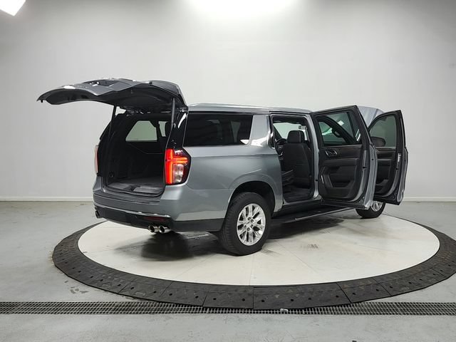 Used 2023 Chevrolet Suburban Premier AWD/4WD image 16