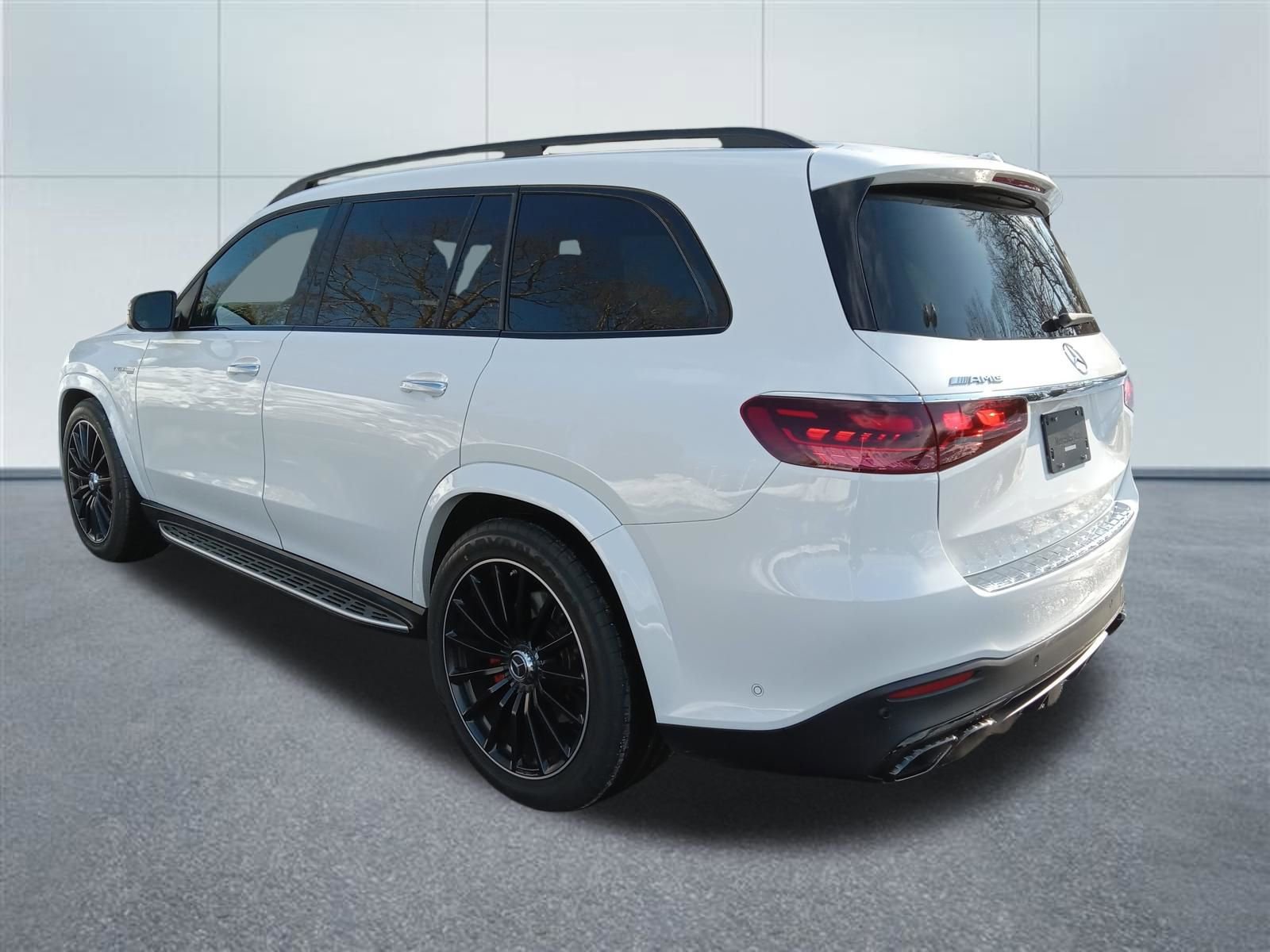 Used 2025 Mercedes-Benz GLS 63 AMG 4MATIC image 3