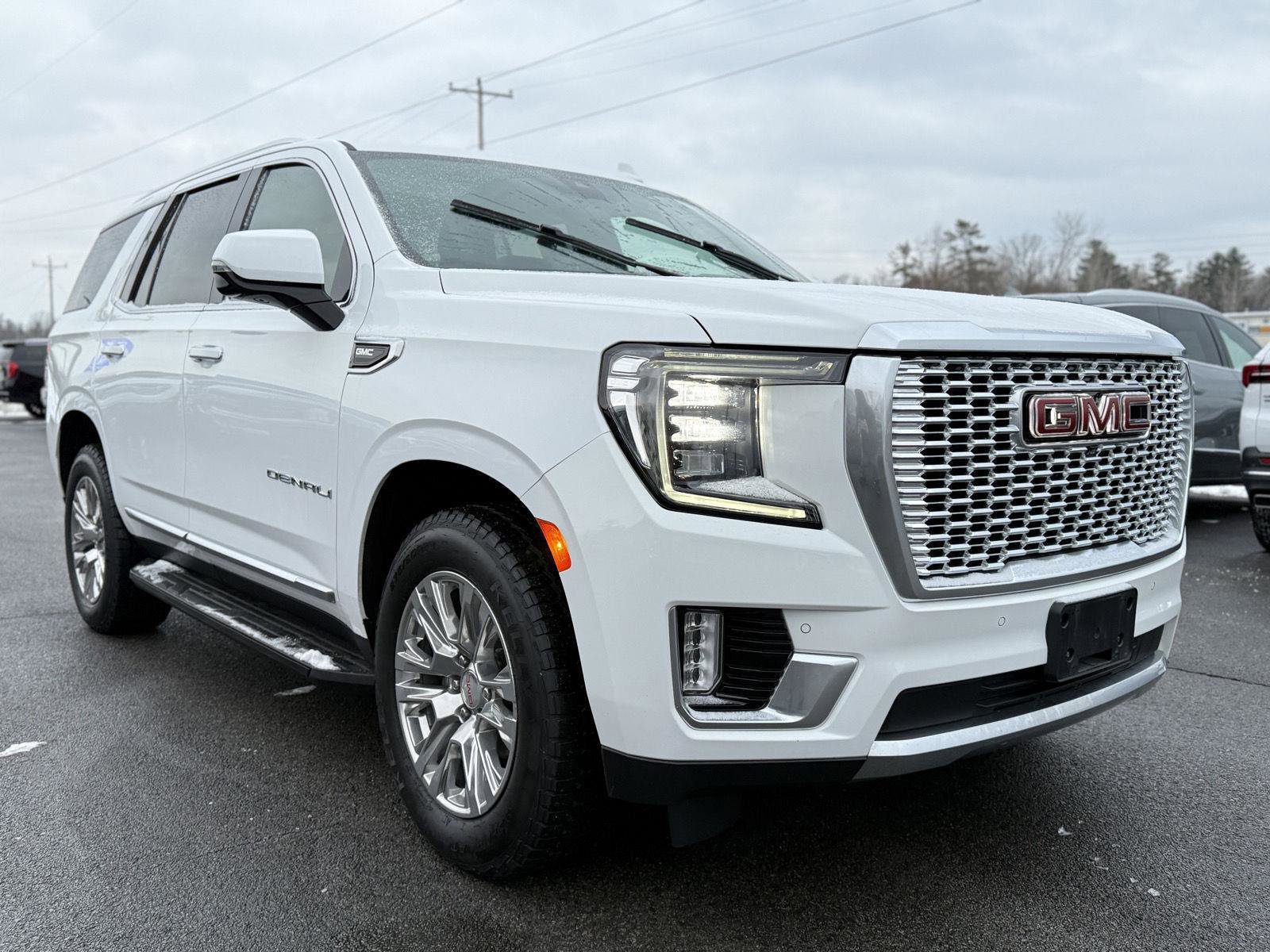 Used 2021 GMC Yukon Denali w/ Advanced Technology Package image 3
