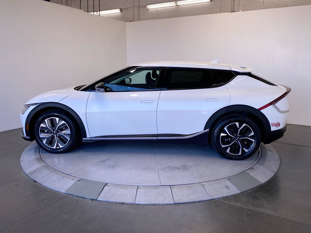 Certified 2024 Kia EV6 Light RWD image 2