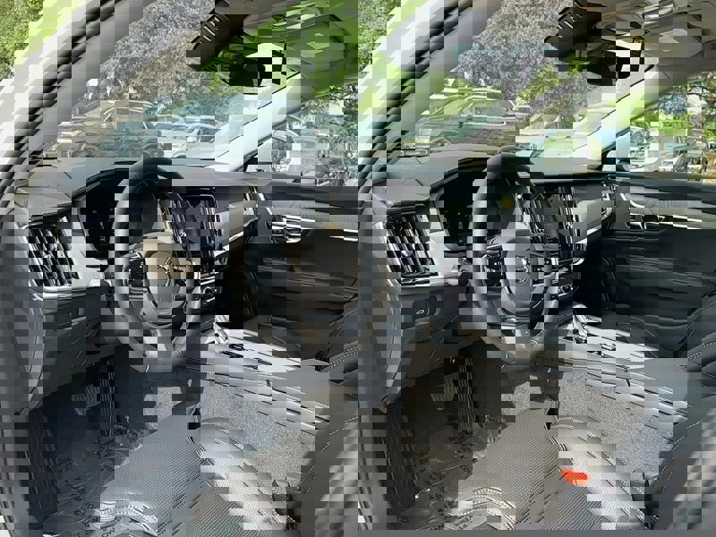 New 2025 Volvo V90 B6 Cross Country Ultra w/ Protection Package Premier image 11
