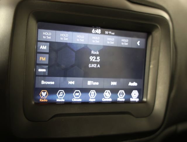 Used 2019 Jeep Renegade Trailhawk image 4