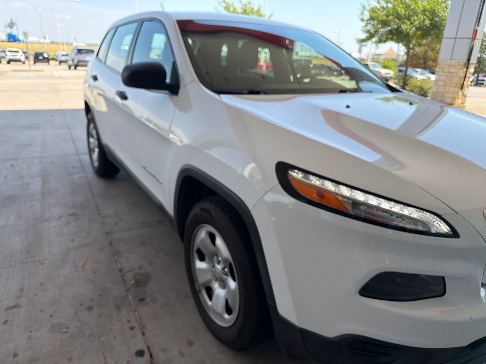 Used 2017 Jeep Cherokee Sport AWD/4WD image 30