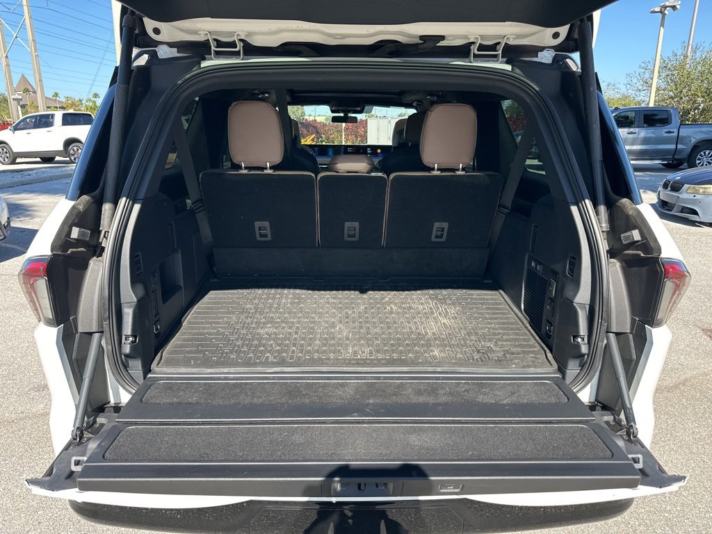 Used 2025 Lincoln Navigator L Black Label image 17