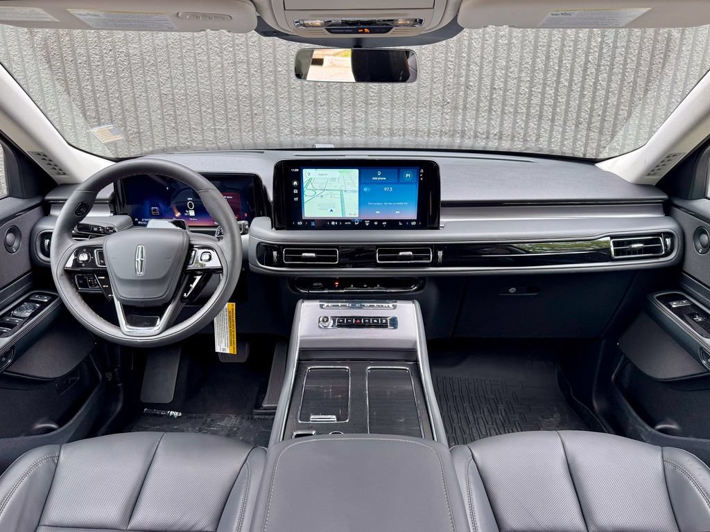 New 2026 Lincoln Aviator AWD image 39