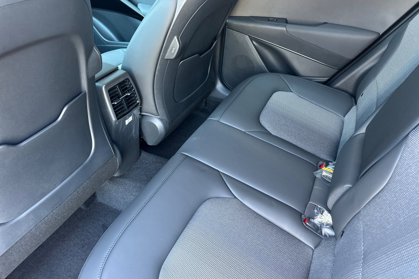 New 2026 Kia Niro EX FWD image 12