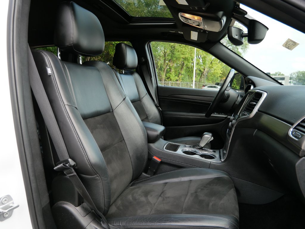 Used 2018 Jeep Grand Cherokee Altitude AWD/4WD image 12