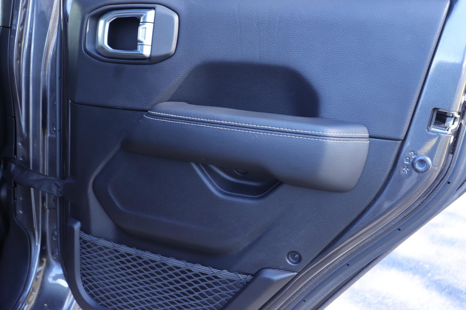 Used 2021 Jeep Gladiator Overland w/ Popular Equipment Package image 17