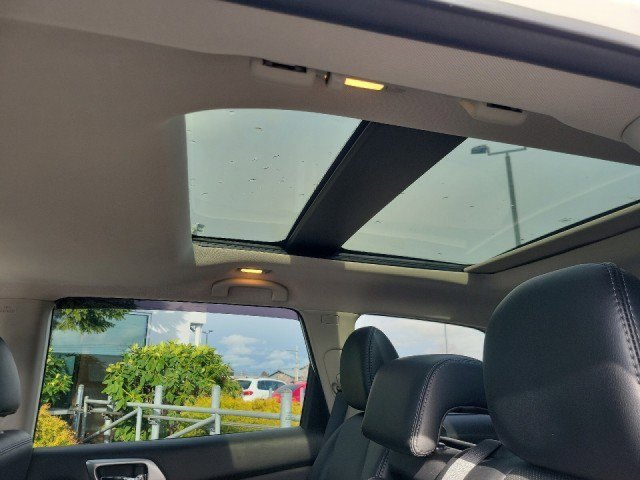 Used 2018 Nissan Pathfinder Platinum w/ Cargo Package image 5