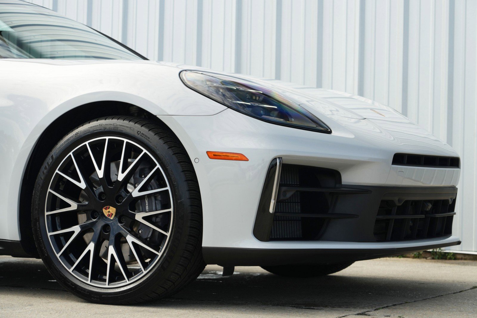 Used 2025 Porsche Panamera 4 w/ Premium Package image 64