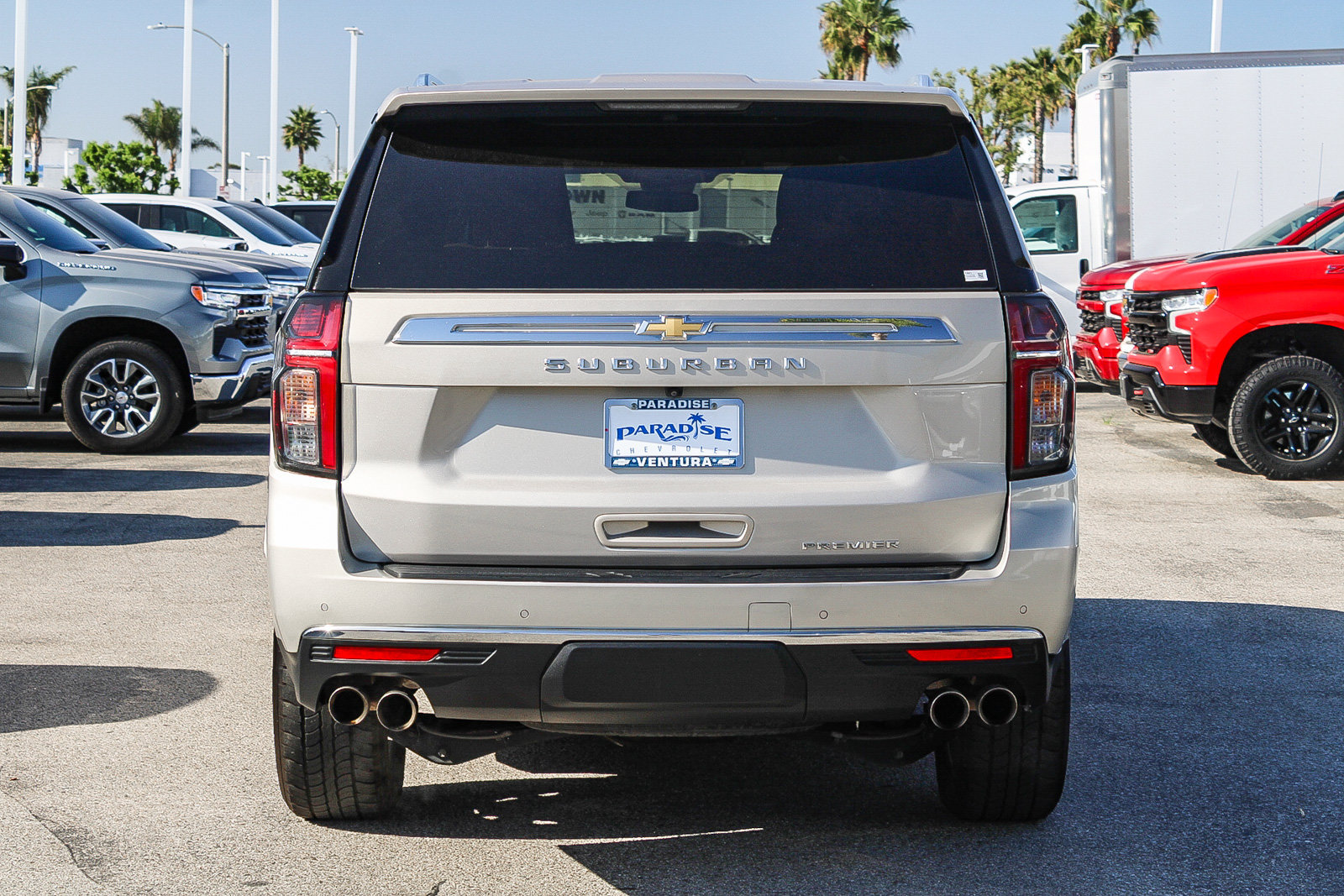 Used 2024 Chevrolet Suburban Premier RWD image 5