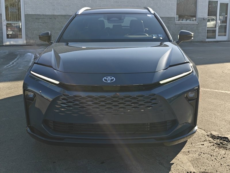 Used 2025 Toyota Crown Signia image 2