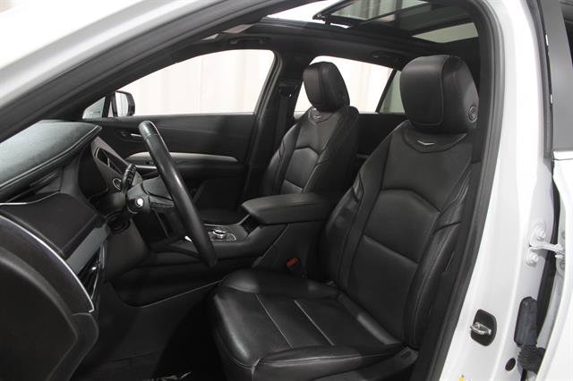 Used 2022 Cadillac XT4 Premium Luxury AWD/4WD image 5
