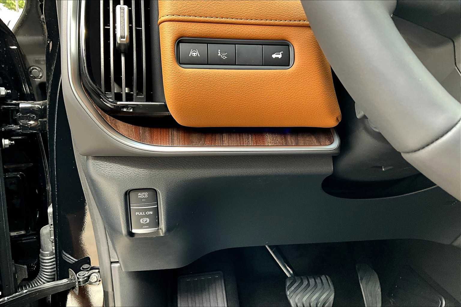 New 2025 Nissan Armada Platinum Reserve image 15