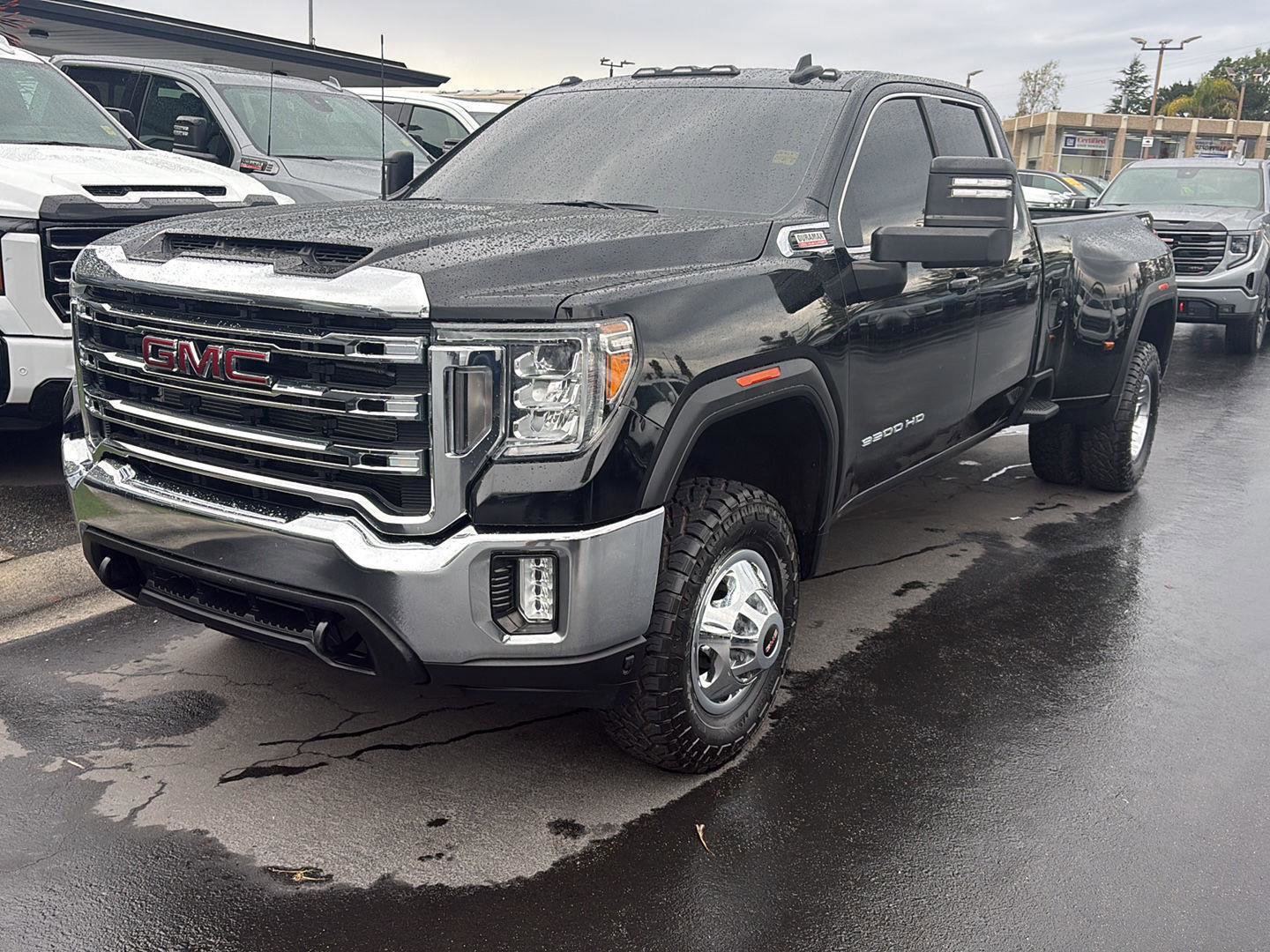 Used 2022 GMC Sierra 3500 SLE w/ SLE Value Package AWD/4WD image 1
