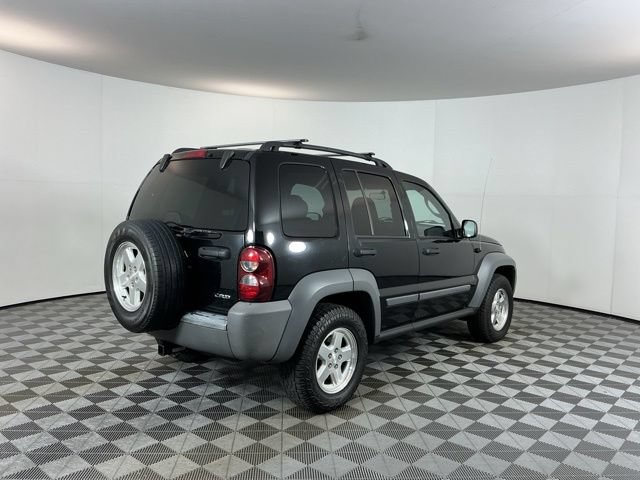 Used 2005 Jeep Liberty Sport AWD/4WD image 5
