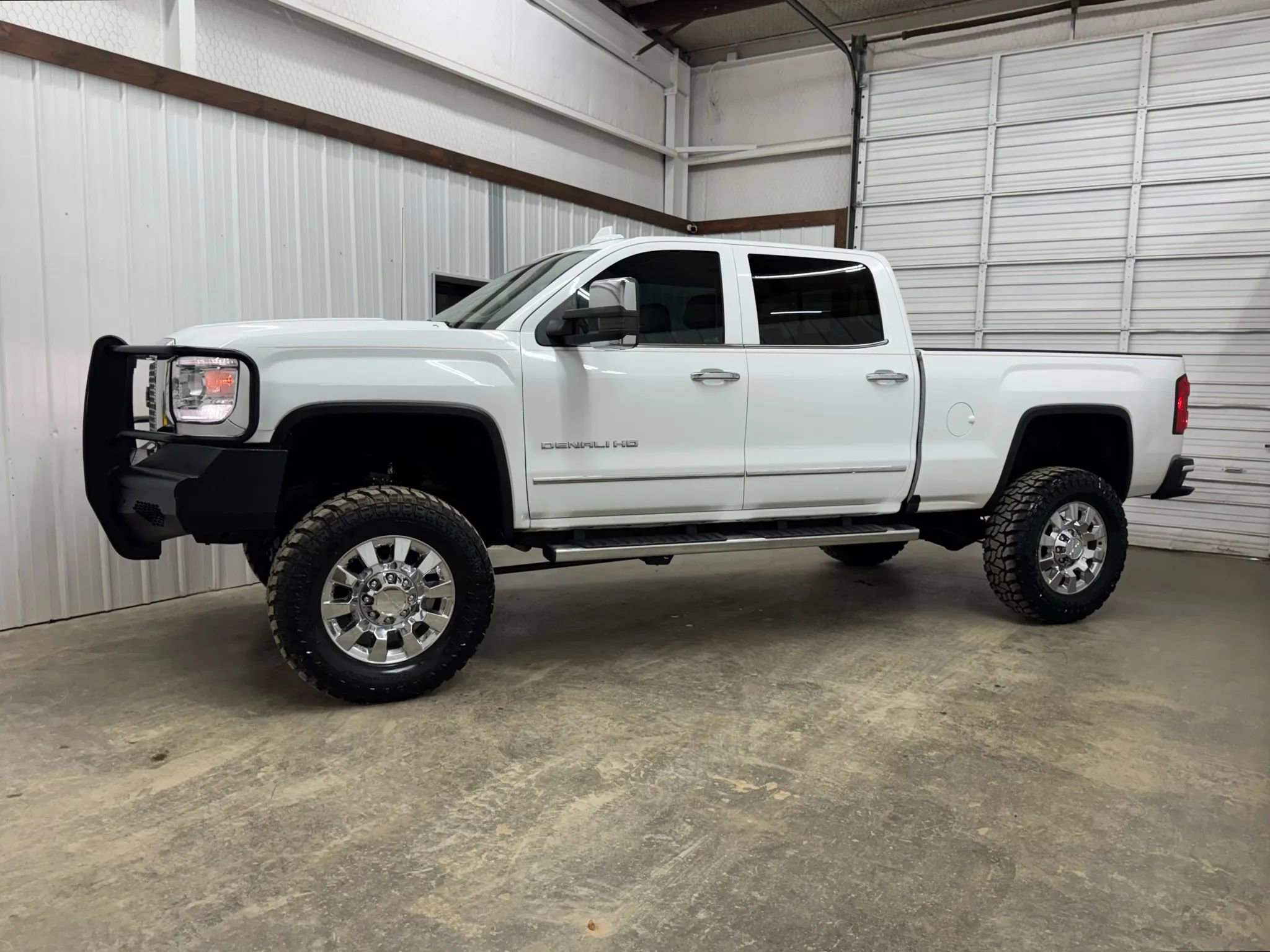 Used 2016 GMC Sierra 2500 Denali w/ Driver Alert Package image 8