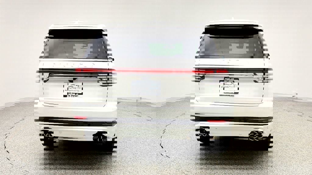 Used 2023 Lincoln Aviator Grand Touring w/ Equipment Group 301A image 6