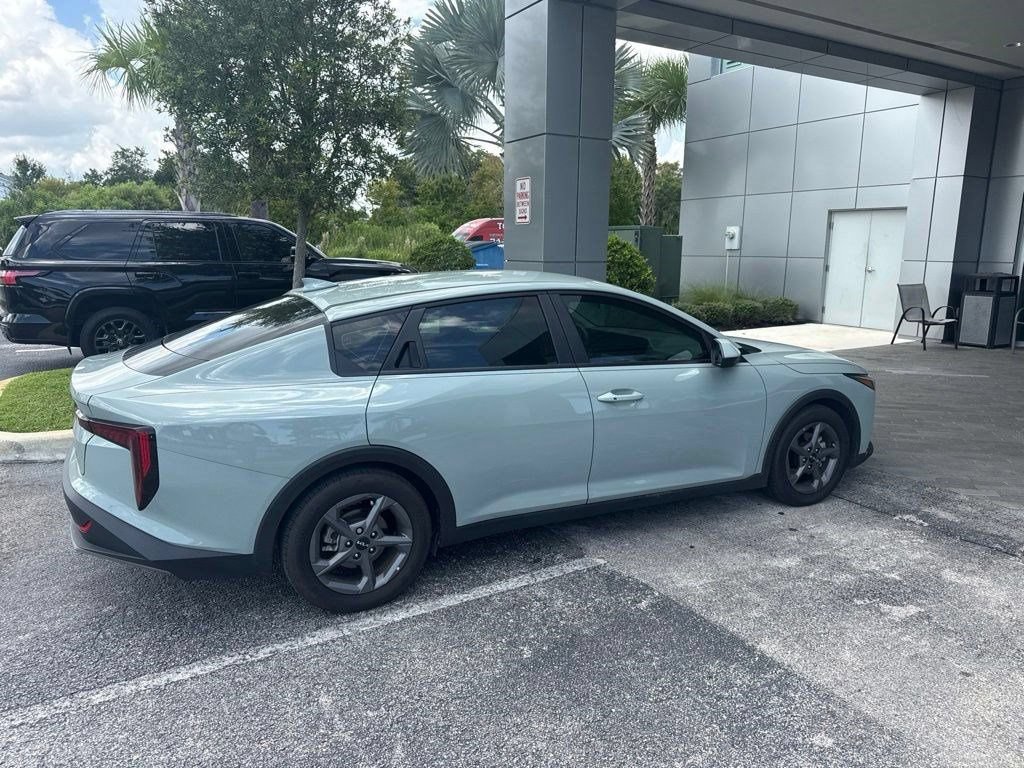 Certified 2025 Kia K4 FWD image 3