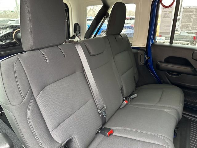 Used 2019 Jeep Wrangler Unlimited Sahara AWD/4WD image 19