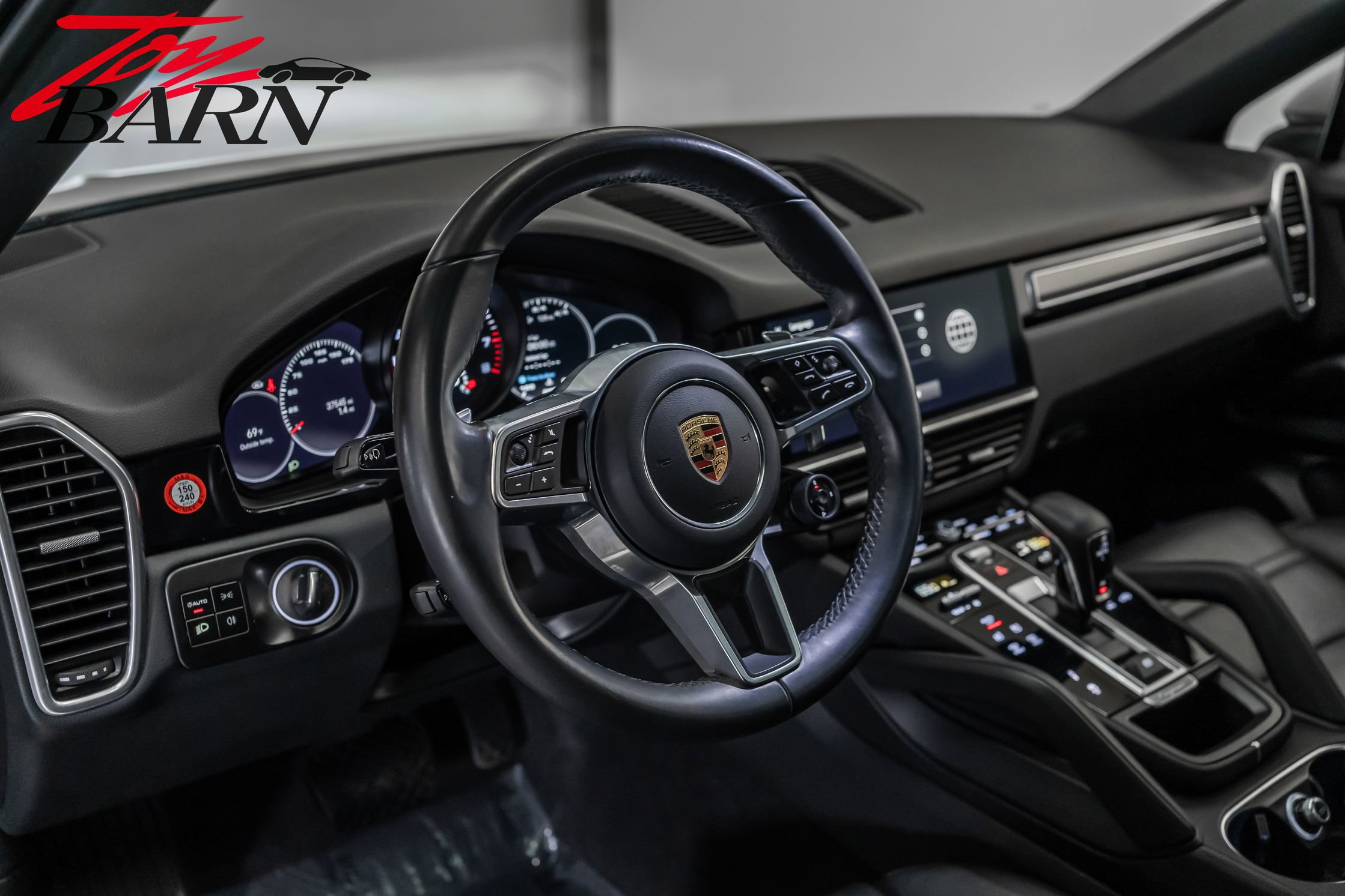 Used 2023 Porsche Cayenne Platinum Edition image 27